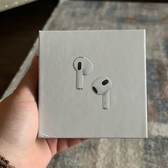 Apple Airpods (3rd Generation) With MagSafe Charging Case And AppleCare+